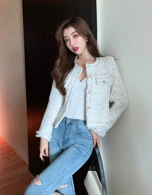 Load image into Gallery viewer, 2021 New Arrival Short Tweed Coat Women O-neck Single-breasted Tassel Slim Plaid Tweed Jacket Outwear Women Fashion
